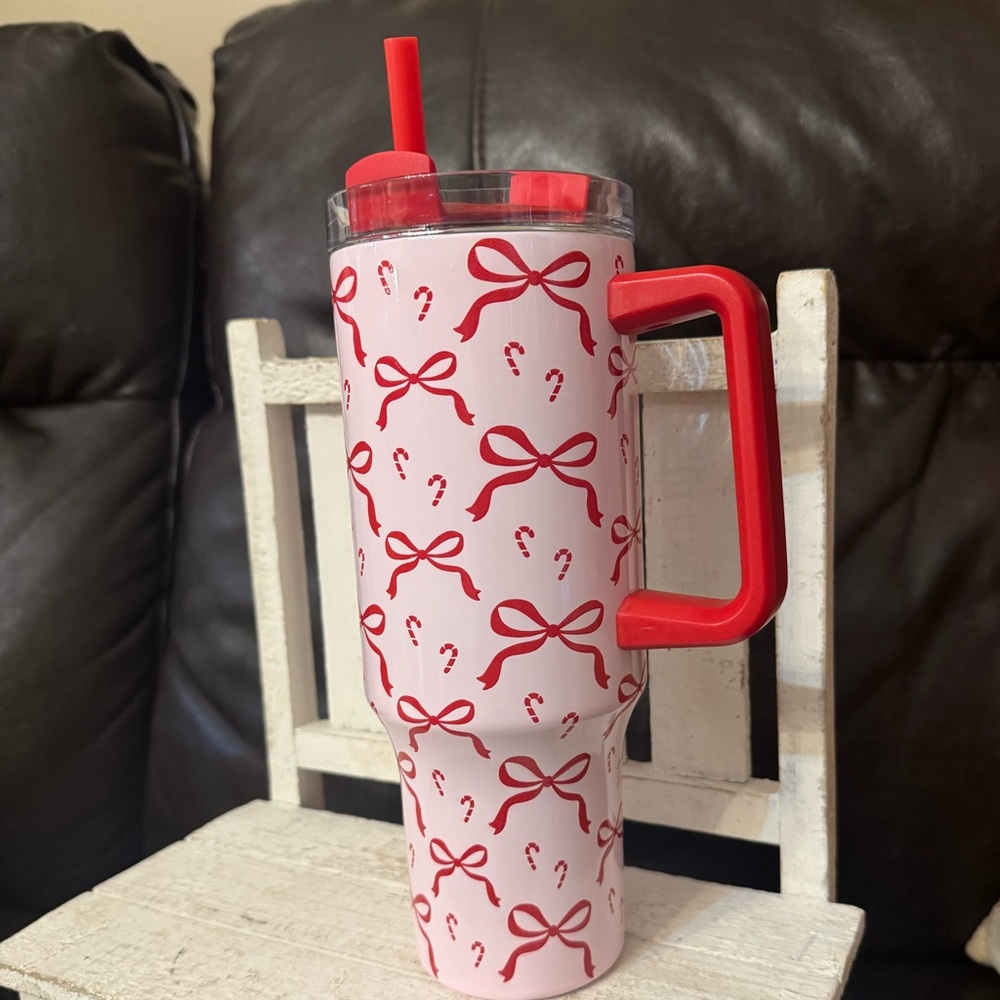 Red and White bow Christmas Tumbler with Straw